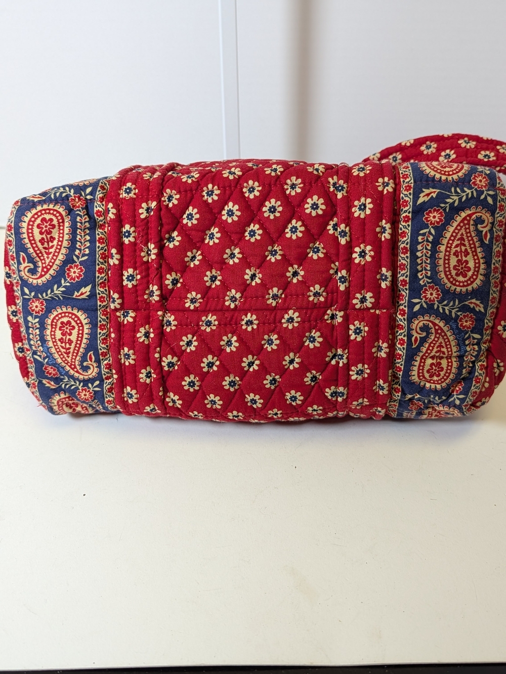 Vera Bradley Classic Handbag (barrel / mini-duffel style) - Picture 5 of 7